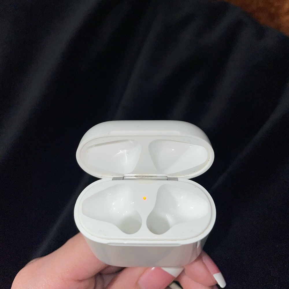 Apple Airpods Gen 1 CASE ONLY